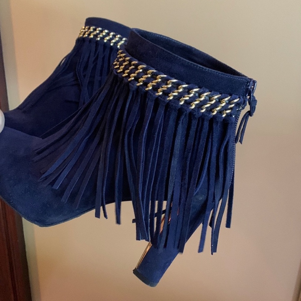 Stuart Weitzman - Picture 3 of 9